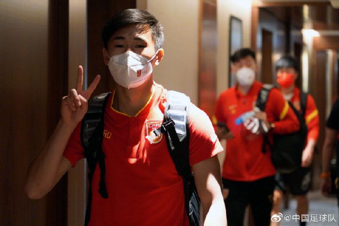 那不勒斯半场0-0战平卡利亚里。